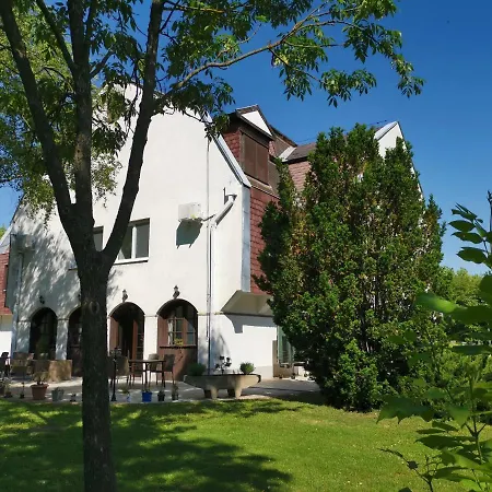 Laguna Panzio Bed and Breakfast