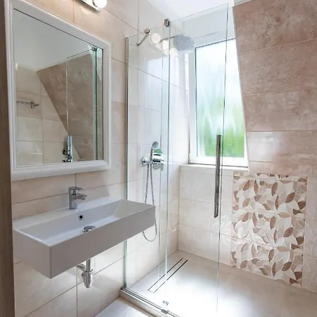 ベッド・アンド・ブレックファスト Laguna Panzio 3*