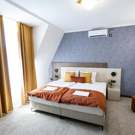 Nocleg ze śniadaniem Laguna Panzio 3*