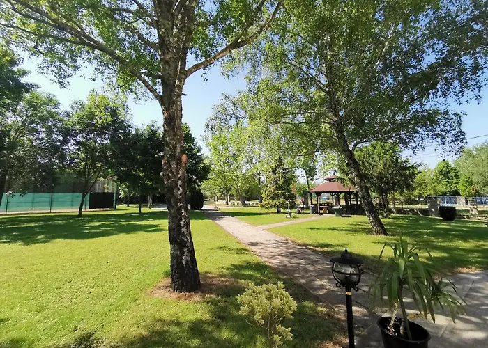 לינה וארוחת בוקר Laguna Panzio 3*