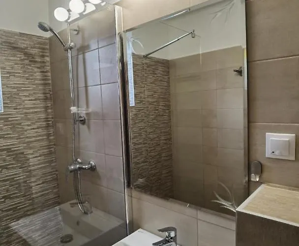 Laguna Panzio לינה וארוחת בוקר 3*