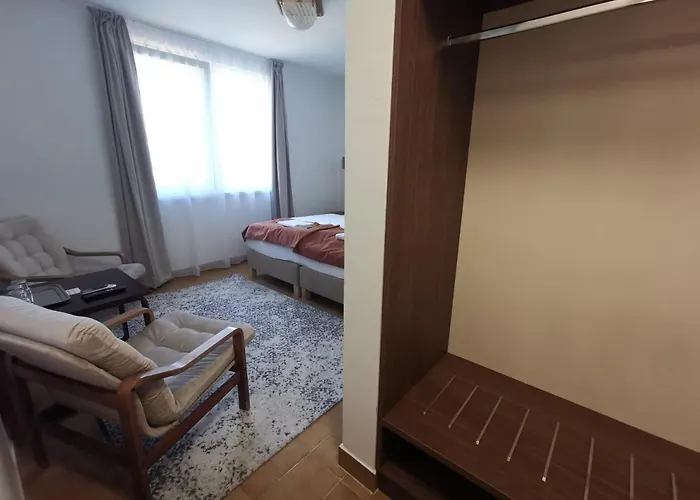 לינה וארוחת בוקר Laguna Panzio 3*